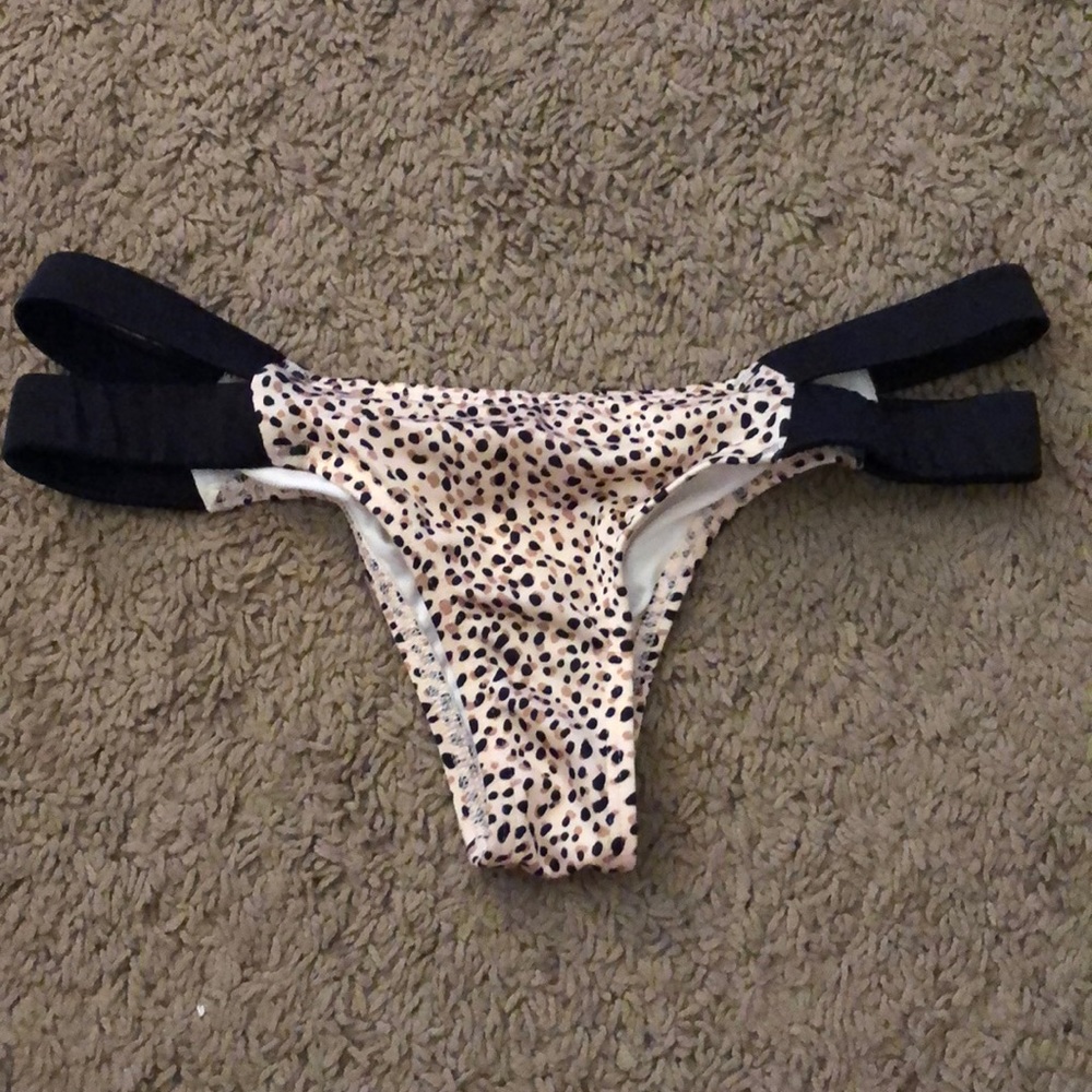 Victoria secret cheeky bikini bottoms